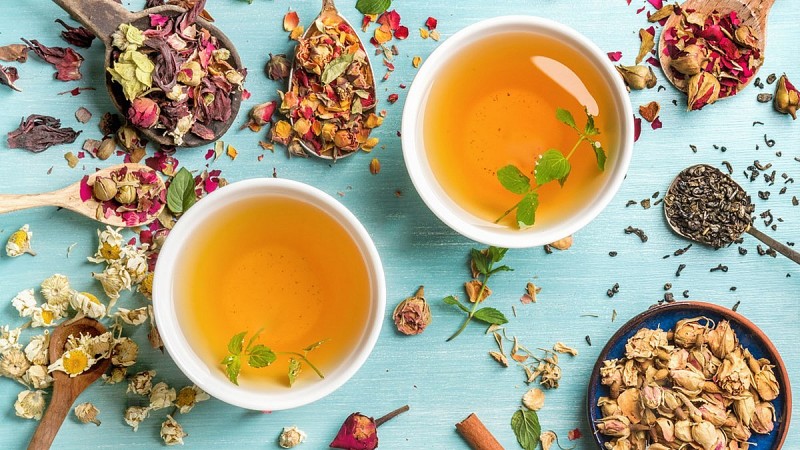 Uống trà thảo dược để tăng cường miễn dịch trong mùa Đông